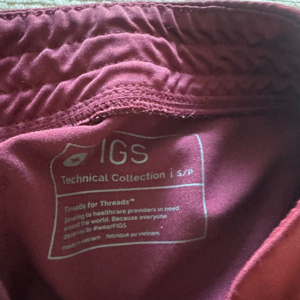 Figs Maroon set - Picture 4 of 4